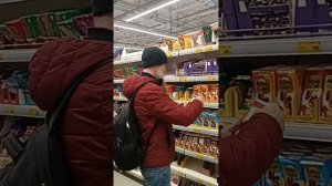 Грибабас затарился шоколадом