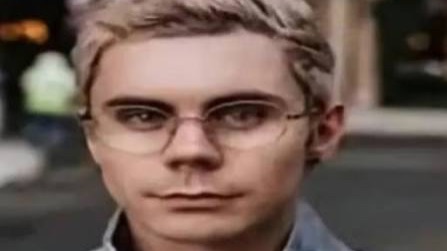 Что этот дидди блад делает на калькуляторе,он что Эпштейн?