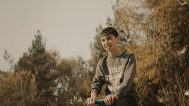 Izzat Hodjayev - Bolaligim (Official Music Video)