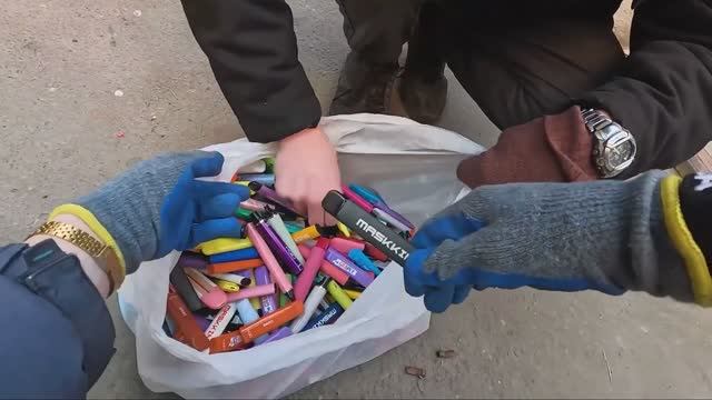 Как_я_зарабатываю_лазая_по_мусоркам_Dumpster_Diving_RUSSIA_# смотреть онлайн