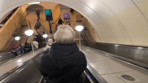 Спускаемся вниз. Станция метро Адмиралтейская, самая глубокая! Санкт-Петербург.