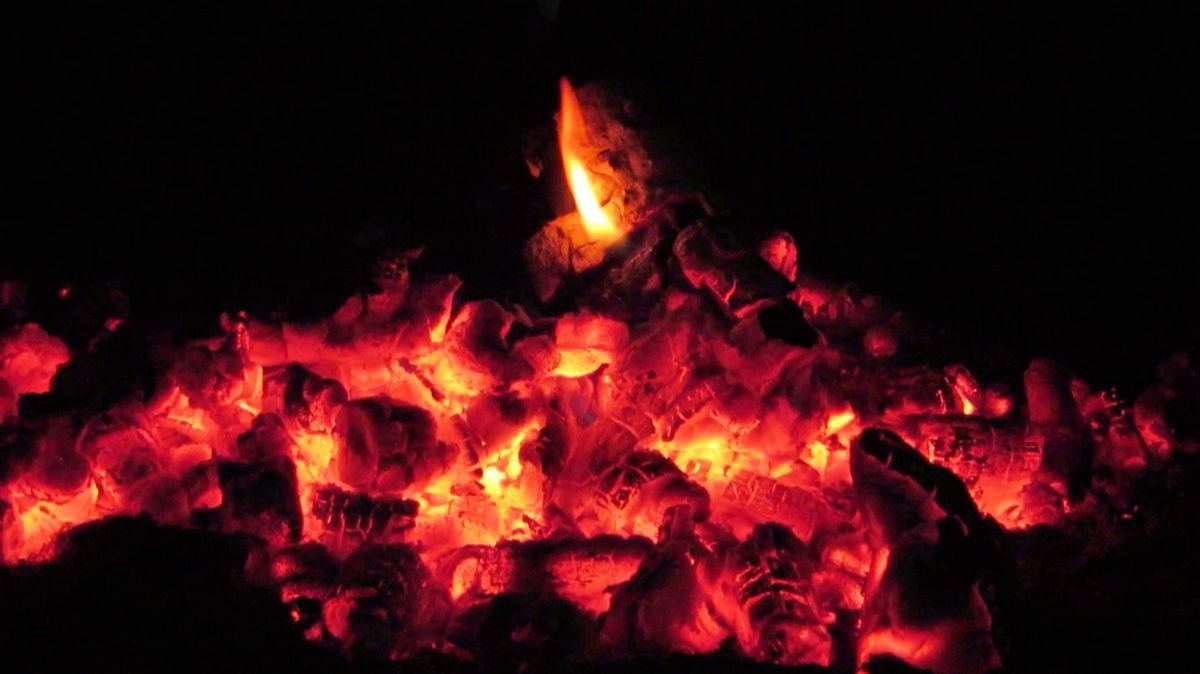 Любужсь догарающими углями смотреть онлайн