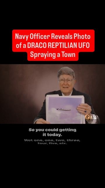Navy Officer Reveals Photo Of A Draco Reptilian UFO Spraying A Town смотреть онлайн