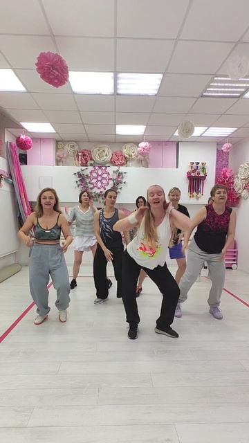 Mama Africa 🔥🔥🔥 / движ112
#движ112  #танцую #dance #Zumba #afrozumba #Bracket