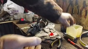 Шеви нива, меняю бензонасос.