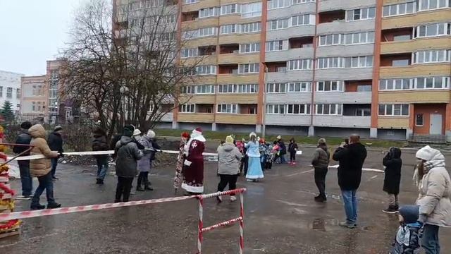 Новогодний праздник в пожарной команде смотреть онлайн