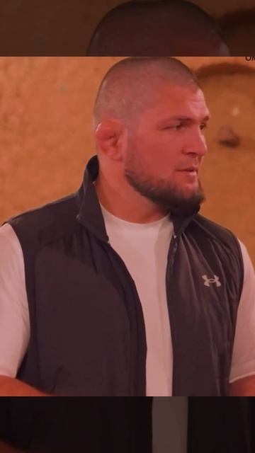 Хабиб получил подарок от фаната из Омана — знаменитые чипсы Chips Oman смотреть онлайн