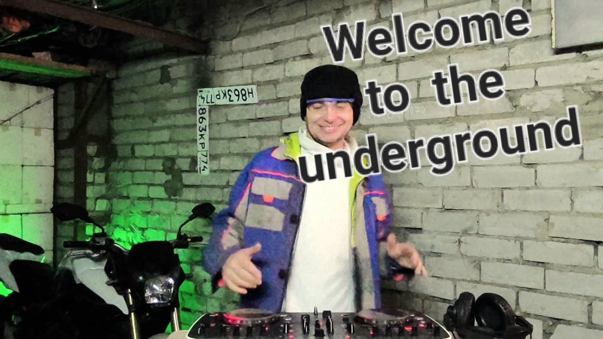 Welcome To The Underground! DJ And - Live Rave Mix From Underground Garage