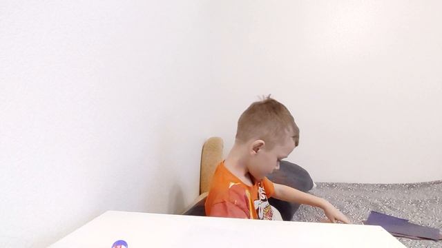 Я сделал карабль из цветной бумаги