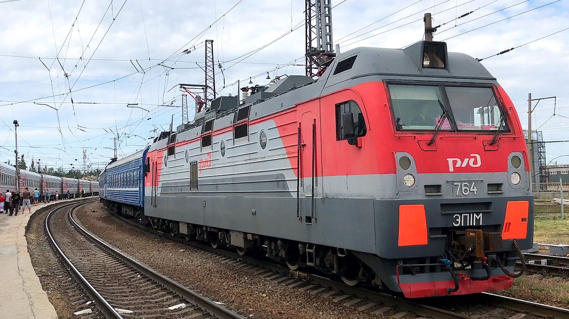 Поезд Адлер - Минск. Станция Лихая смотреть онлайн