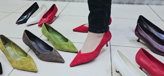 ЯРКАЯ НОВОГОДНЯЯ КОЛЛЕКЦИЯ 👠🔥 в магазине COVANI 💕 смотреть онлайн