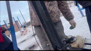 как бурить мёрзлый  или плотный грунт при помощи стойки и бензобура