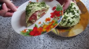 Торт закусочный из кабачка с кремом из авокадо и семгой