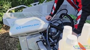 Электромотор Navy 6.0 Evo ePropulsion на катере Волжанка