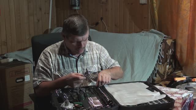 Обзор распаковка инструмента Tools 121 предмет. смотреть онлайн