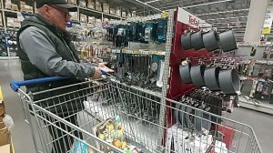 Съездили по делам в город. В Metro. Что купили? Да будет свет!