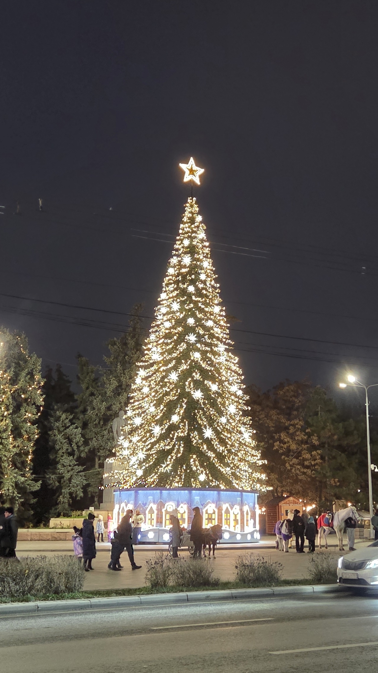 21-12-2025 #новыйгод #ёлка #красота #чудо #мойдень #настроение #счастье #жизнь смотреть онлайн