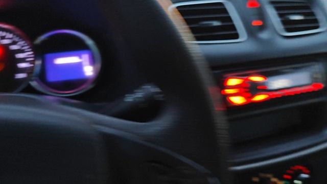 В продажу поступил Легендарный Рено Сандеро 2016 года! смотреть онлайн