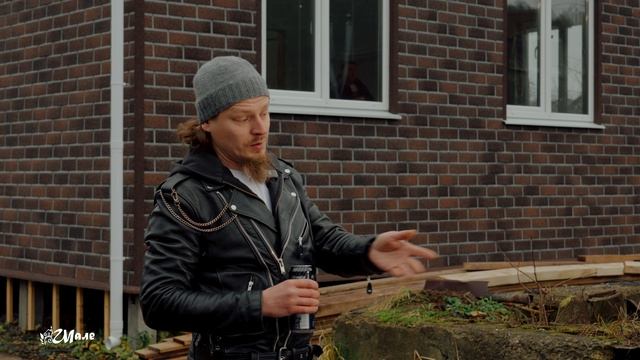 Дом "Тиль" - обзор снаружи с Яковом