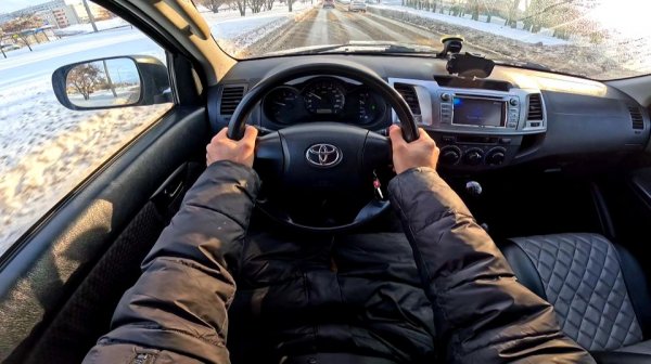 2014 TOYOTA HILUX POV TEST DRIVE