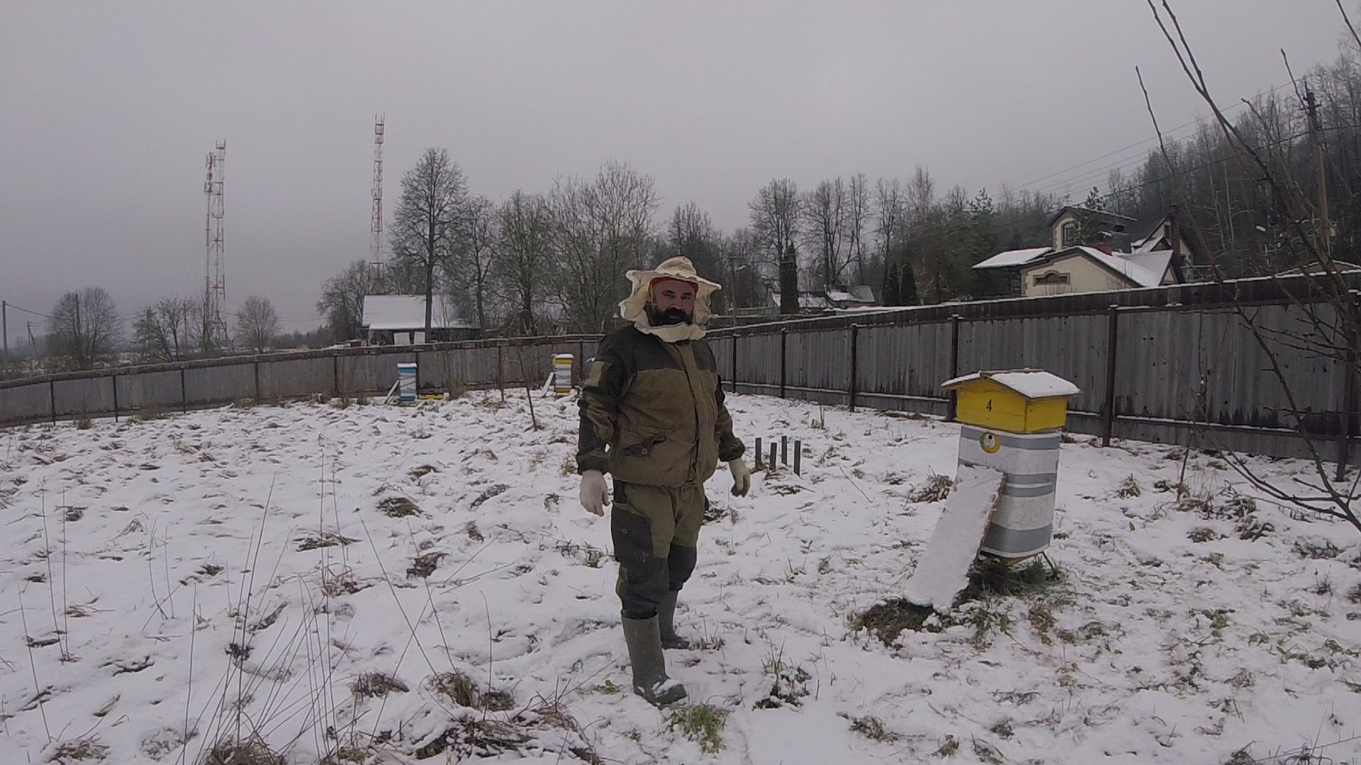 Деревня Соснино (утеплюя улья)