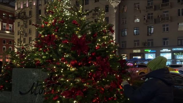 Рождественские огни Москвы 2025 путешествие в атмосферу праздника 🎄 смотреть онлайн