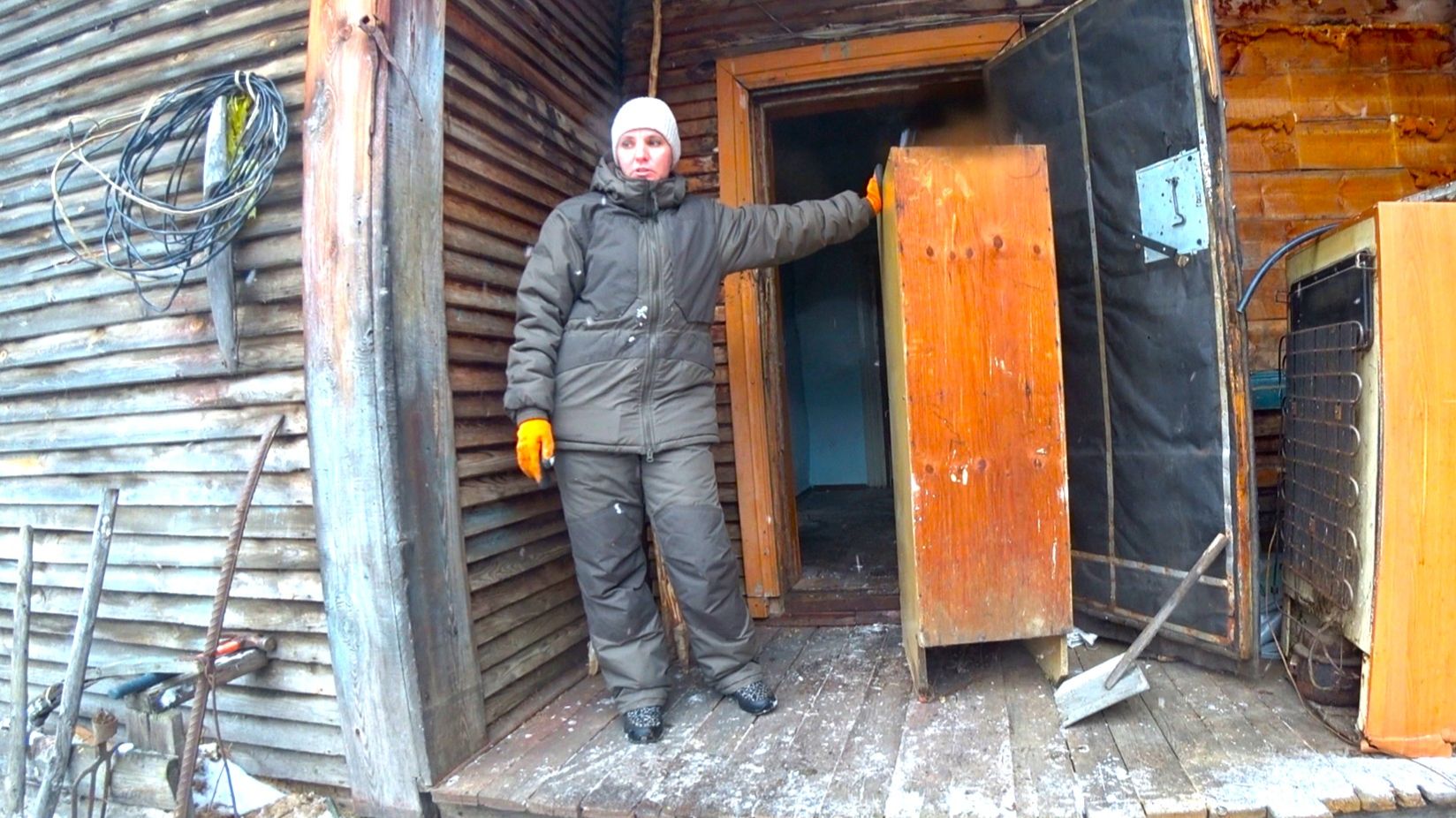 Убираем заброшенный дом, в шоке от находок. смотреть онлайн