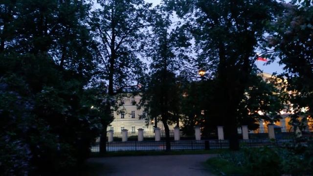 СПб, Смольный сад, белые ночи.