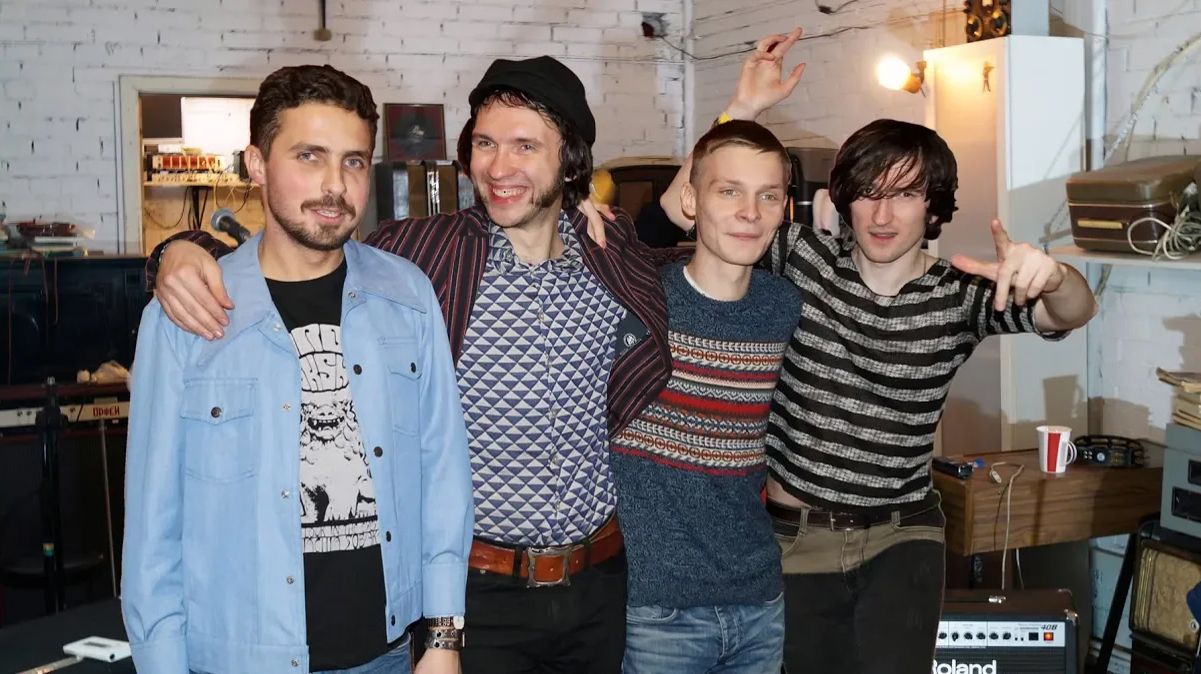 The Karovas Milkshake – Live