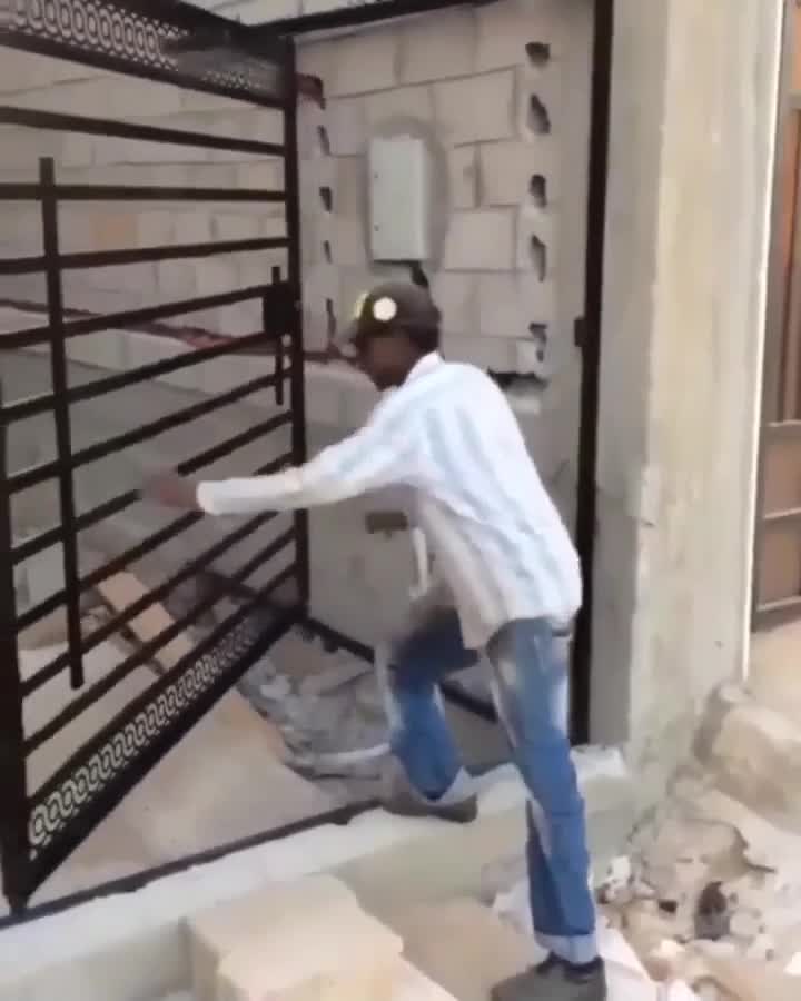 Если у тебя свой дом, задумайся о таких воротах. смотреть онлайн