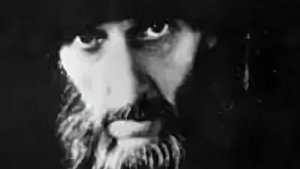 ЕГО УБИЛИ ПУГОВИЦЕЙ,ПУЛЯ ЕГО НЕ БРАЛА,ЭТО БЫЛА СИЛА БЕСОВСКАЯ,БЫЛ В ДРУЖБЕ С БЕСАМИ..САМПСОН СИВЕРС