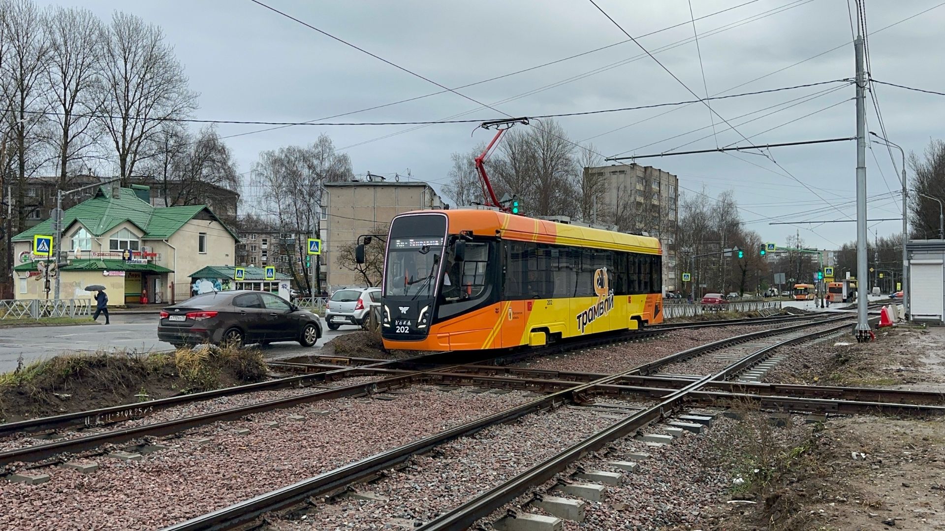 Трамвай КТМ-28 (71-628-02) №202 по маршруту №5Д в Ярославе, ноябрь 2025 года смотреть онлайн