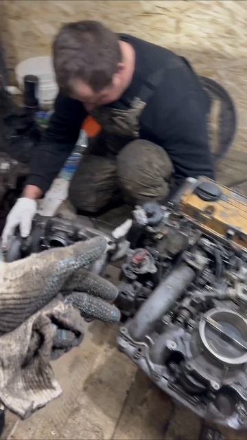 Любитель с личным автосервисом 😂#авто #w124 #mercedes #mercedesw124 #автоблог смотреть онлайн