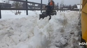 Испытания минитрактора продолжаются.