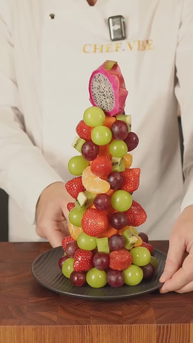 Фруктово-ягодная ёлка на НГ стол🎄 смотреть онлайн