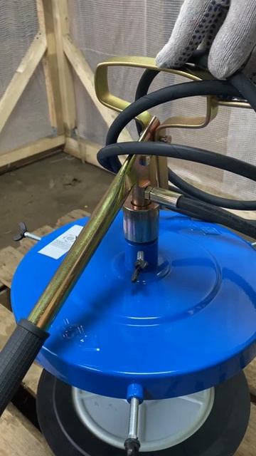 Установка для раздачи смазки ручная TS75035 смотреть онлайн