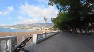 Геленджик 22.12.2025 Набережная (на самокате), Толстый мыс ﹥Приветливый берег.