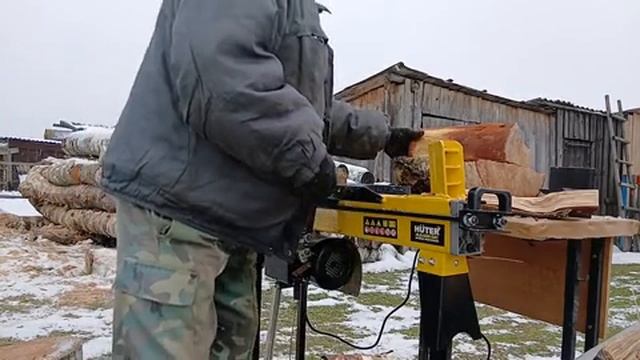 1000007180.mp4. Колка дров дроваколом с доработкой на педаль управления смотреть онлайн