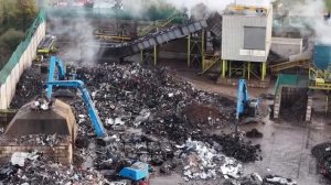 Массовый погром на свалке: Гигантские машины разрывают металл и автомобили ⚙️🦾