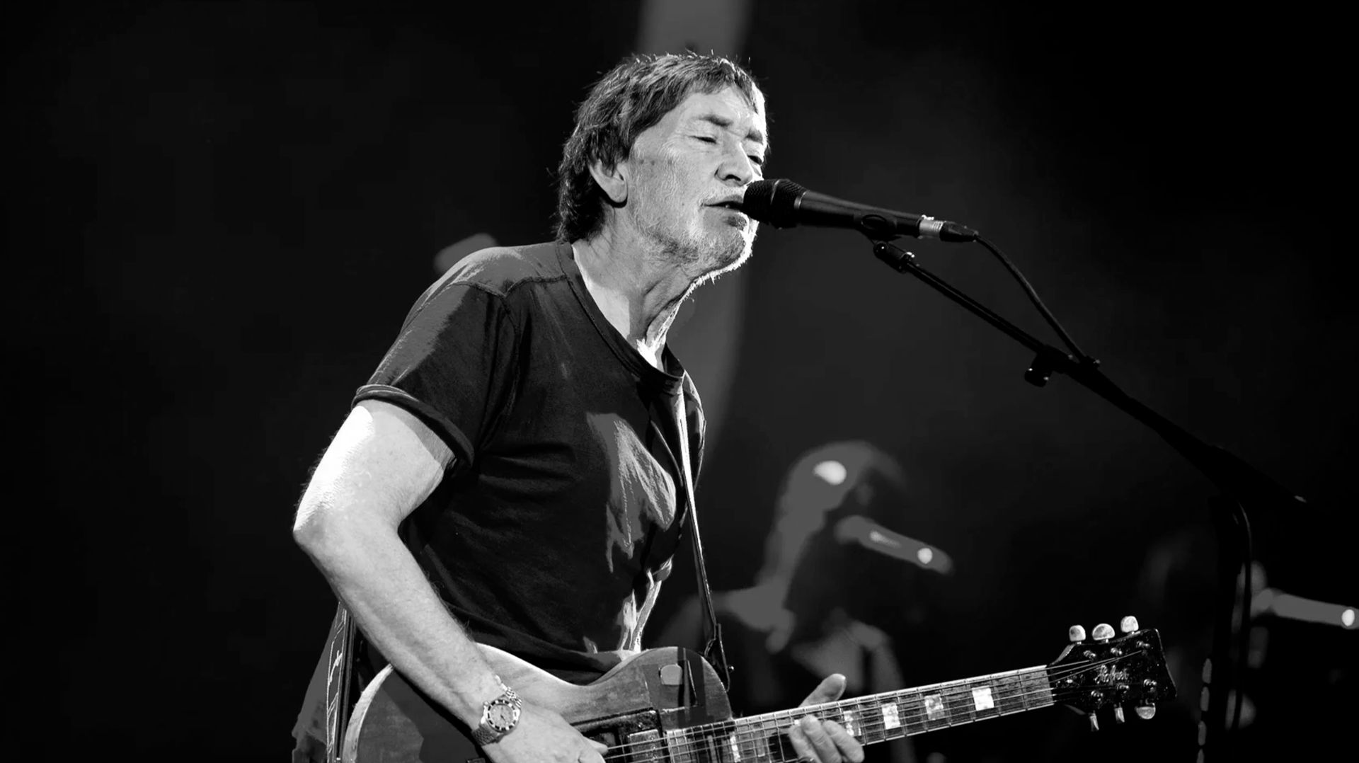 Умер британский певец Крис Ри смотреть онлайн