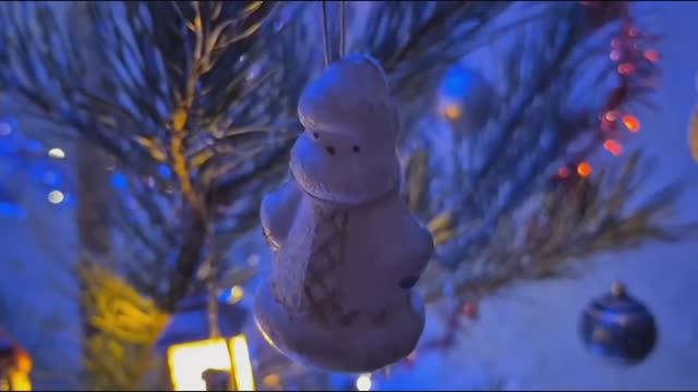 Наряжаем елку. Показываю советские игрушки. смотреть онлайн