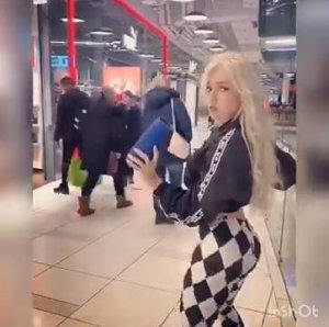 Twerk Russian. Тверк по Русский.
