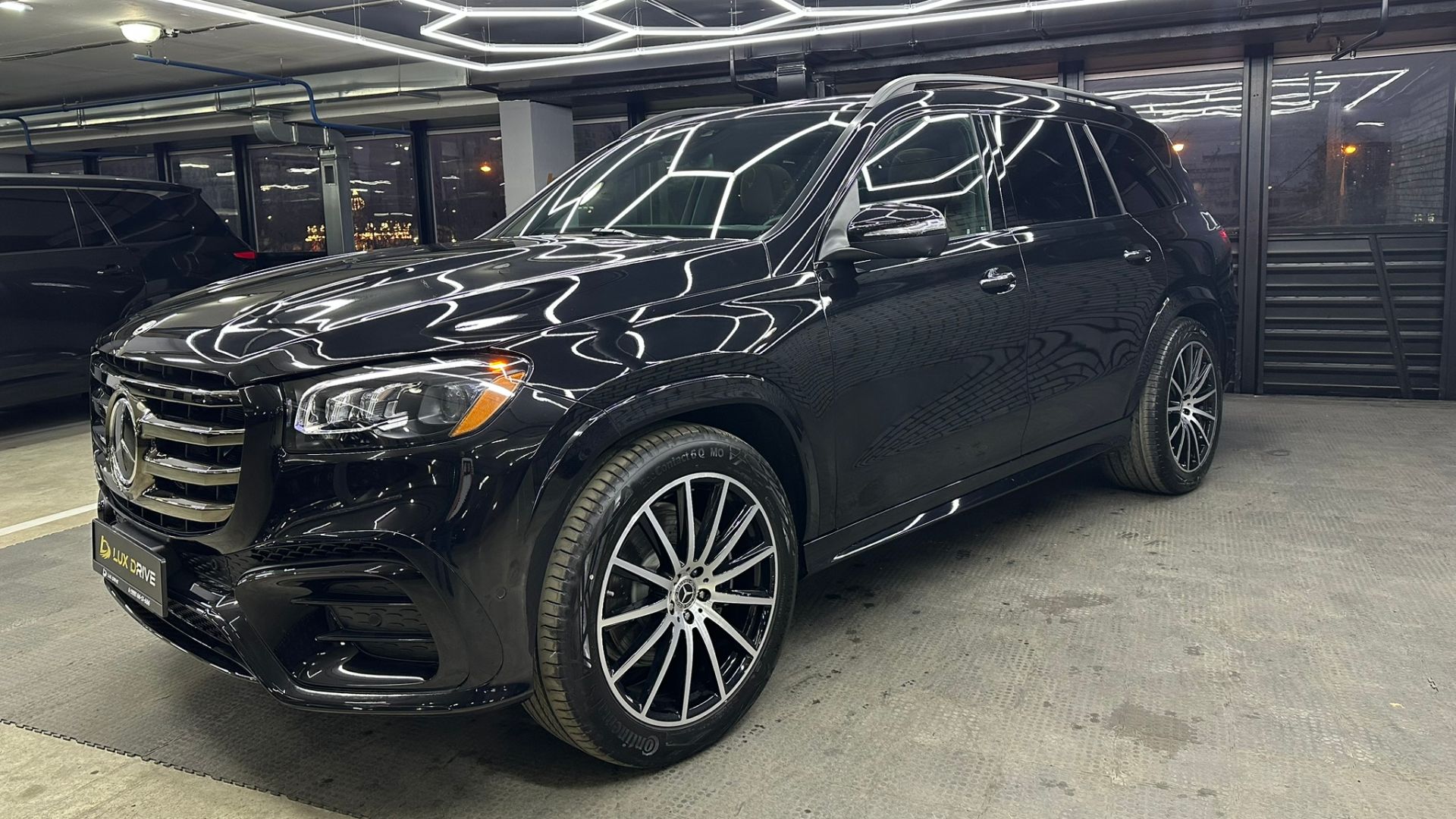 В продаже Mercedes-Benz GLS450 2024г. Краткое видео. Указал на недочеты