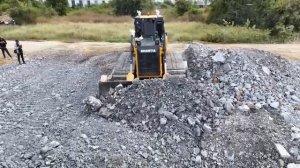 Отличная новая работа!! 10-колесный грузовик использует камни для заполнения огромных площадей