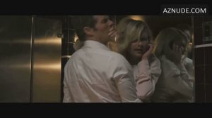 Сцена из фильма, где Кирстен Данст изменяет мужу, пока тот ей звонит по телефону