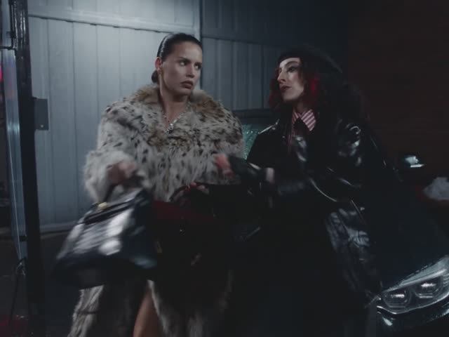 ICEGERGERT, Zivert - БАНК (Official Music Video) смотреть онлайн