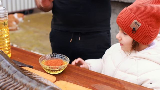 ОСЕТРИНА ГОРЯЧЕГО КОПЧЕНИЯ В ПЕЧИ 🐟 смотреть онлайн