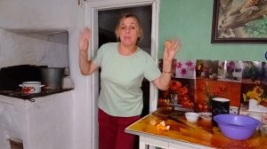 Жизнь в деревне. Ужин на печи для мужа
