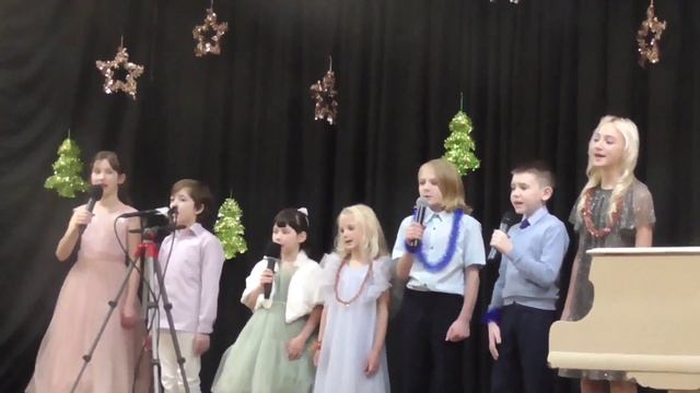 ВОКАЛЬНЫЕ ФРАГМЕНТЫ НОВОГОДНЕГО КОНЦЕРТА (студия эстрадного вокала "ОРФЕЙ" смотреть онлайн