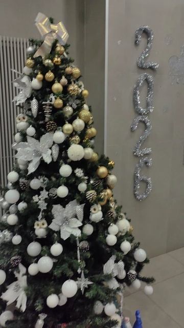 В воздухе витает Новый год смотреть онлайн